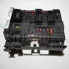 Caja de fusibles / Citroen C2 C3 C5 Xsara Picasso Peugeot 206 307 B3 964349888000 9643498880--00
