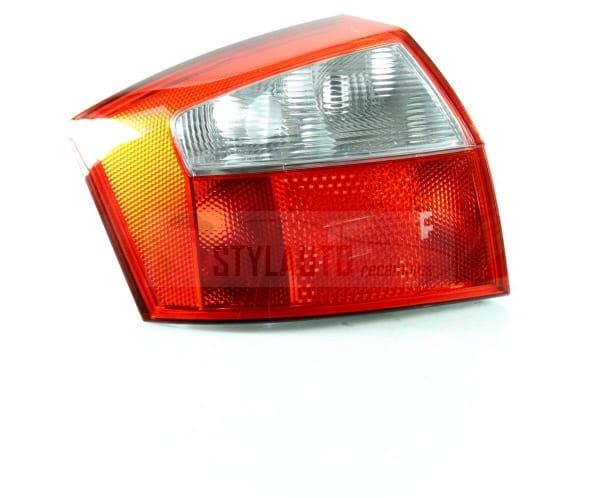 piloto trasero izquierdo audi a4 2003 8E5 945 217