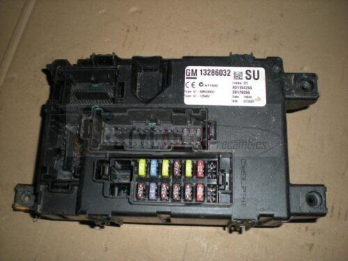 Opel Corsa D caja de fusibles relé 401154265 13286032 su