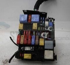 caja de fusibles reles peugeot 308 9804848580