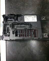 CAJA ELECTRICA DE FUSIBLES TRASERA UNIDAD DE CONTROL OPEL CORSA D 13308949 SK, 401154765, 28189301
