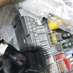 caja de fusibles peugeot 308 9675878280