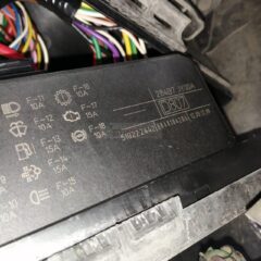 BSI - Caja Fusibles Renault Koleos 284B7JY00A, 519222442, D807