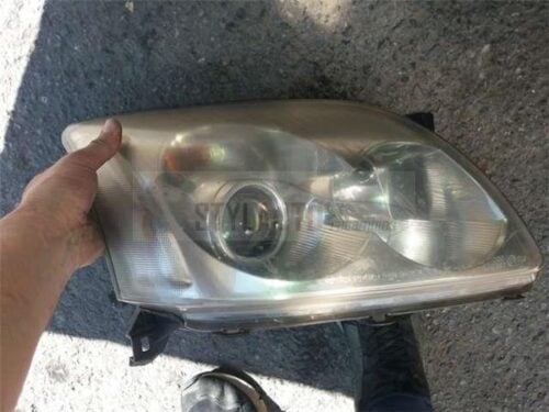 FARO DELANTERO DERECHO TOYOTA AVENSIS