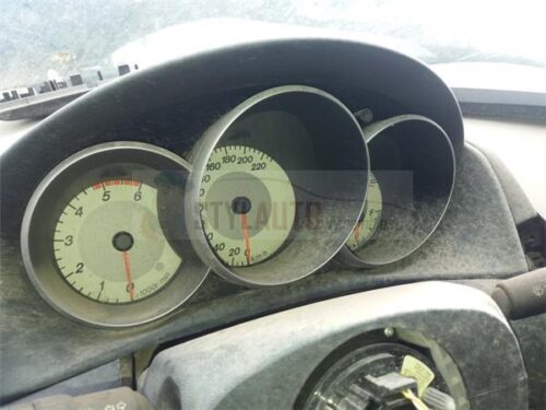 CUADRO DE RELOJES MAZDA 3 FONDO BLANCO