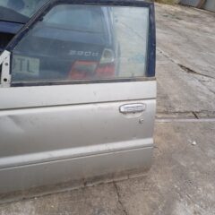 PUERTA DELANTERA IZQUIERDA MITSUBISHI MONTERO 1997