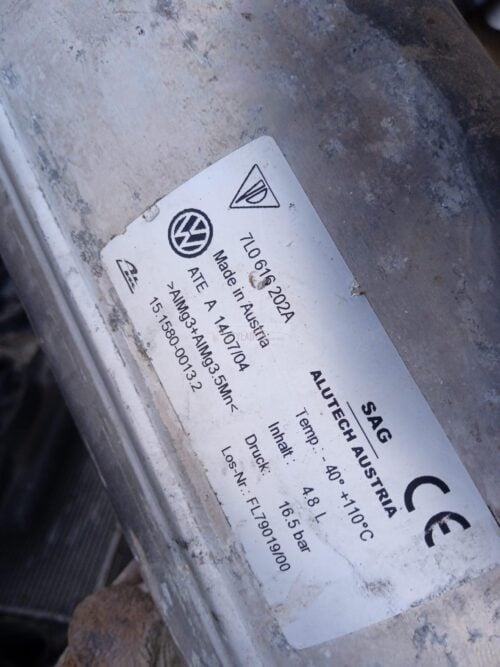 ACUMULADOR SUSPENSION NEUMATICA · Referencia pieza: 7L0616202A · Vehículo: VOLKSWAGEN TOUAREG