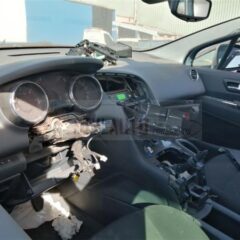 salpicadero peugeot 5008