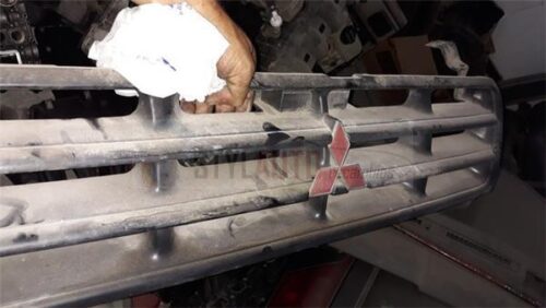 REJILLA DELANTERA MITSUBISHI MONTERO 2.8