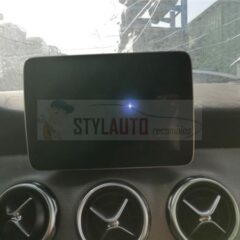 pantalla central mercedes gla 200