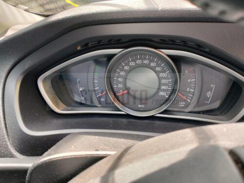 cuadro de relojes volvo v40 d2 año 2017
