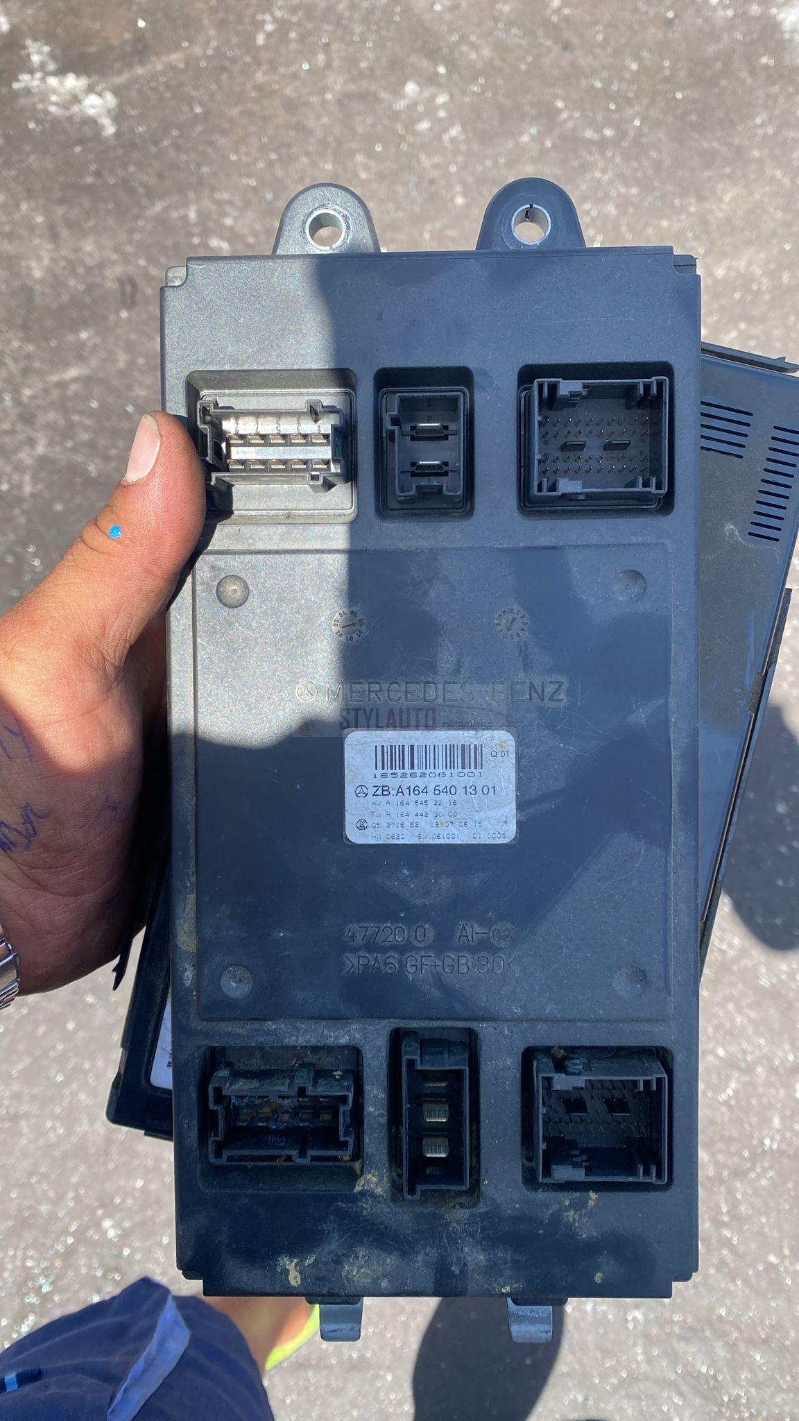 centrlaita sam MERCEDES-BENZ M-CLASS (W164) ML 280 CDI 4-matic (164.120) A1645401301 A1645452216