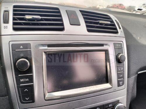 pantalla navegador navegacion toyota avensis 2010