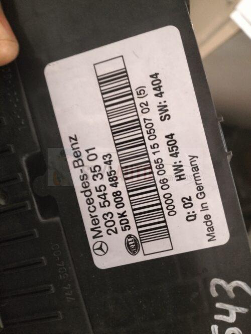 Caja fusibles Mercedes Benz clase C W203 C320CDI 2005 ; Referencia: 2035453501