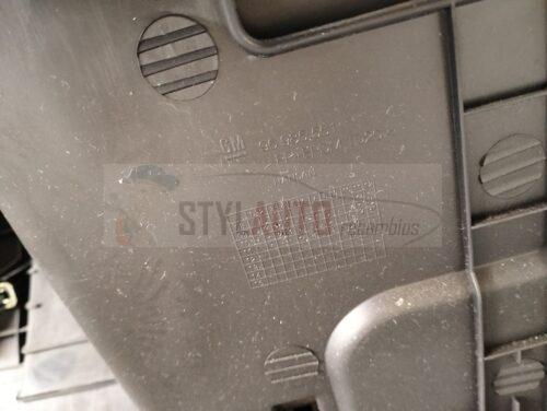 guantera para chevrolet cruze hatchback lt+ referencia OEM IAM 96985561. OEM: 96985561
