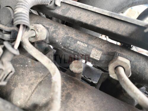 0445214100 ref sensor 0281002706 bosch. Recambio de automóvil de segunda mano de rampa inyectora para iveco daily