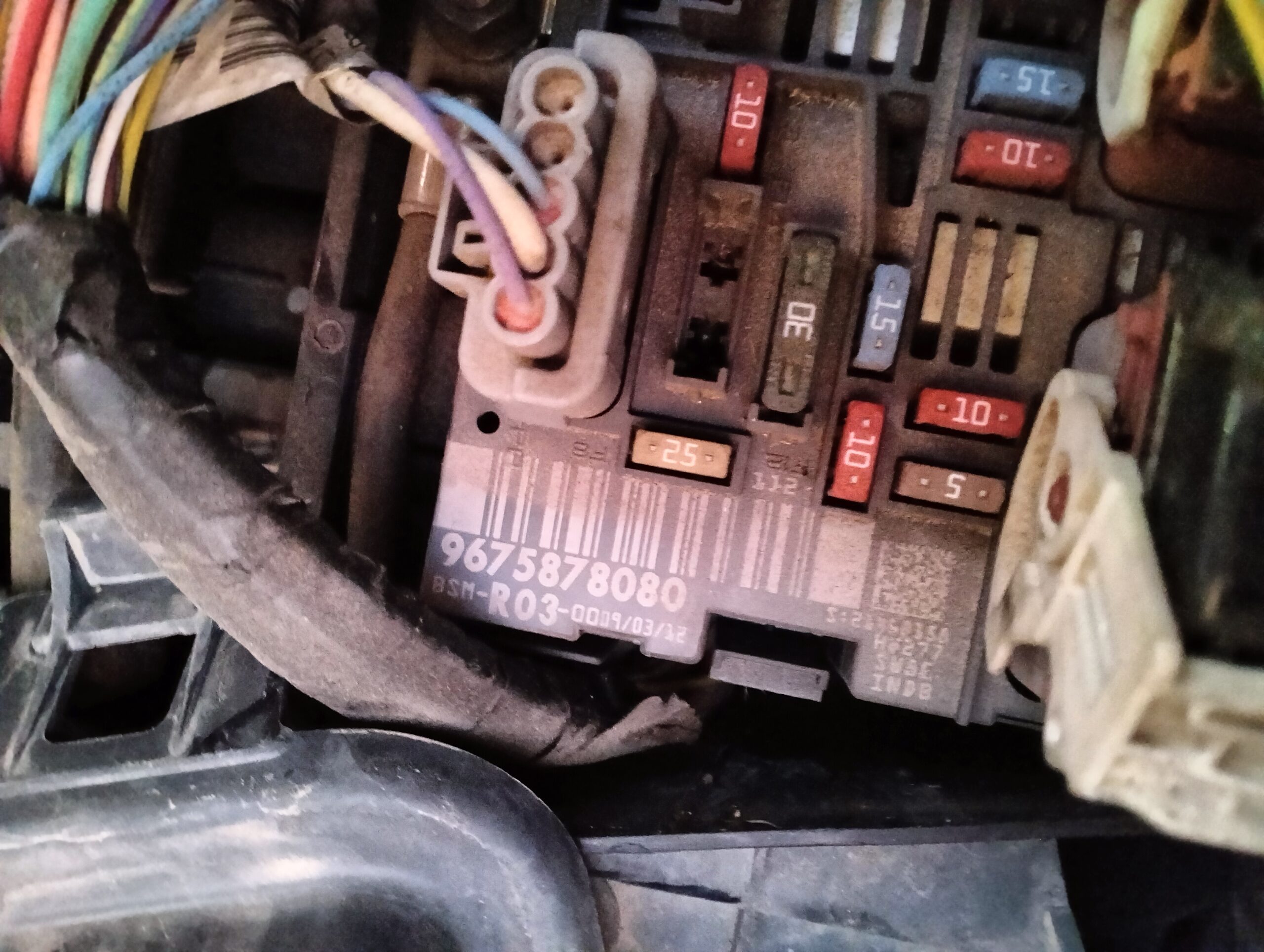 Caja de fusibles Fiat Scudo PEUGEOT CITROEN 9675878080 BSM-R03