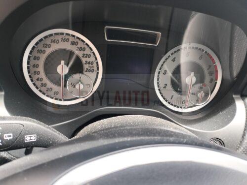 cuadro de reñlojes mercedes a180 gasolina wdd176