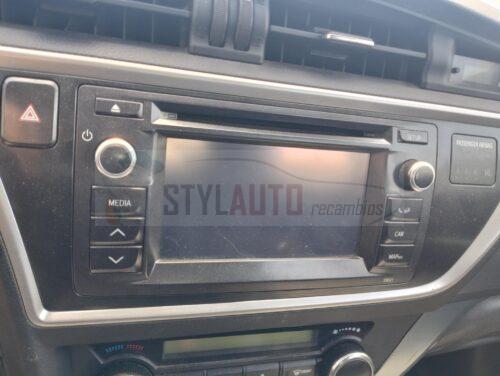 pantalla navegador TOYOTA Auris 1.8 140H Hybrid Feel 2017