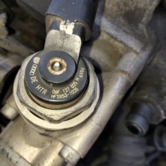 Volkswagen Golf VI Bomba de alta presión de inyección de combustible 06F127025H