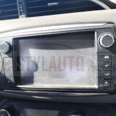 radio pantalla toyota yaris 1.5 hibrido 2017