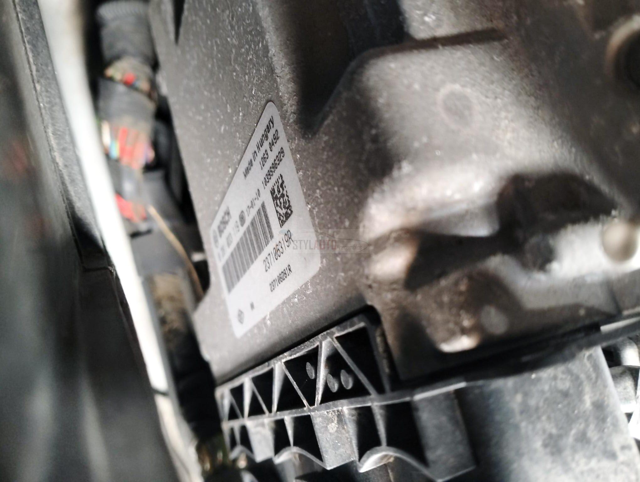 Unidad de control del motor EDC17C84 BOSCH 0281033119 RENAULT 237106319R